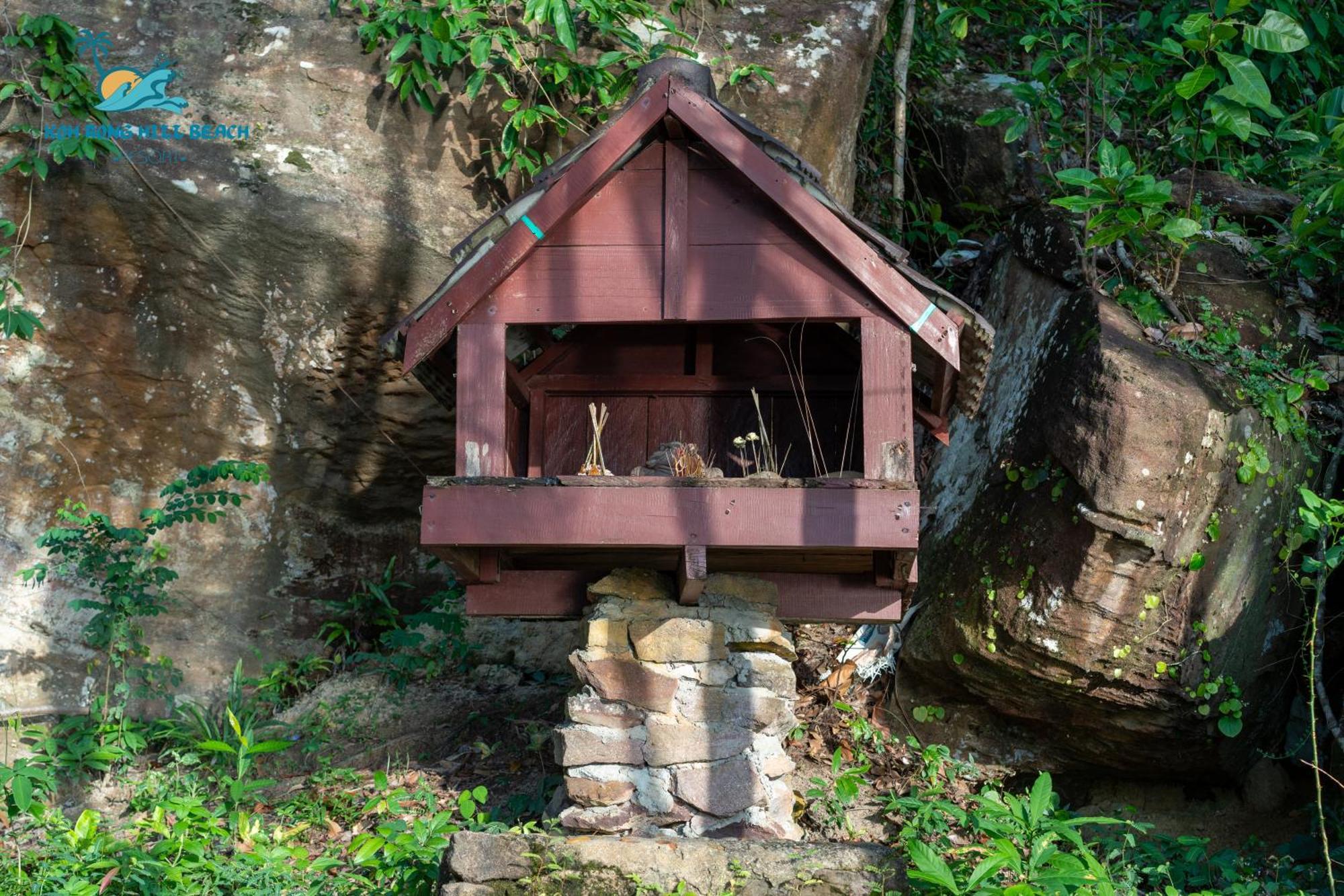 Koh Rong Hill 渡假村 Derm Tkov Village